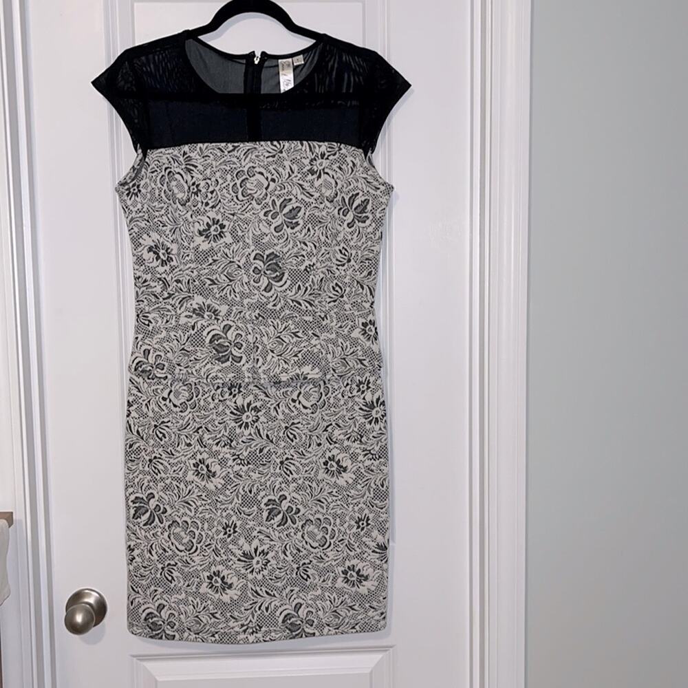 ⚡️ 3 for $20 ⚡️ Emma & Michele Black and Cream Floral Dress